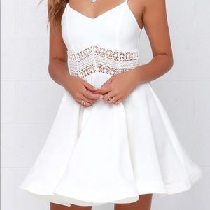 Lulu’s white dress